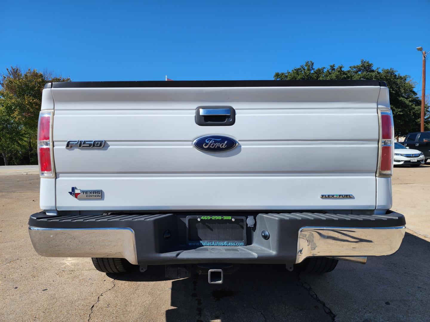 2013 WHITE /GRAY Ford F-150 XLT (1FTEX1CM4DF) with an 3.7L V6 DOHC 24V engine, 6-Speed Automatic transmission, located at 2660 S.Garland Avenue, Garland, TX, 75041, (469) 298-3118, 32.885551, -96.655602 - Welcome to DallasAutos4Less, one of the Premier BUY HERE PAY HERE Dealers in the North Dallas Area. We specialize in financing to people with NO CREDIT or BAD CREDIT. We need proof of income, proof of residence, and a ID. Come buy your new car from us today!! This is a very well cared for 2013 FO - Photo#4